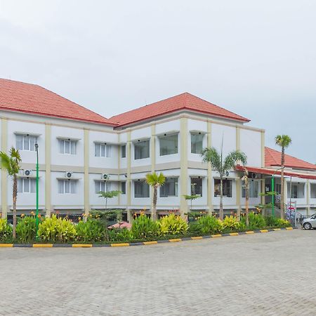 Reddoorz Plus Near Jatinangor Town Square 2 Exterior foto