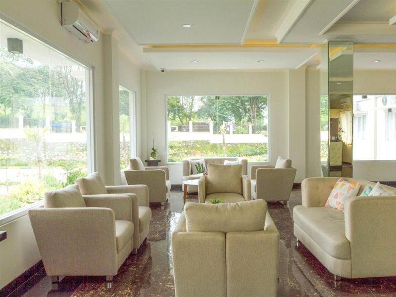 Reddoorz Plus Near Jatinangor Town Square 2 Exterior foto
