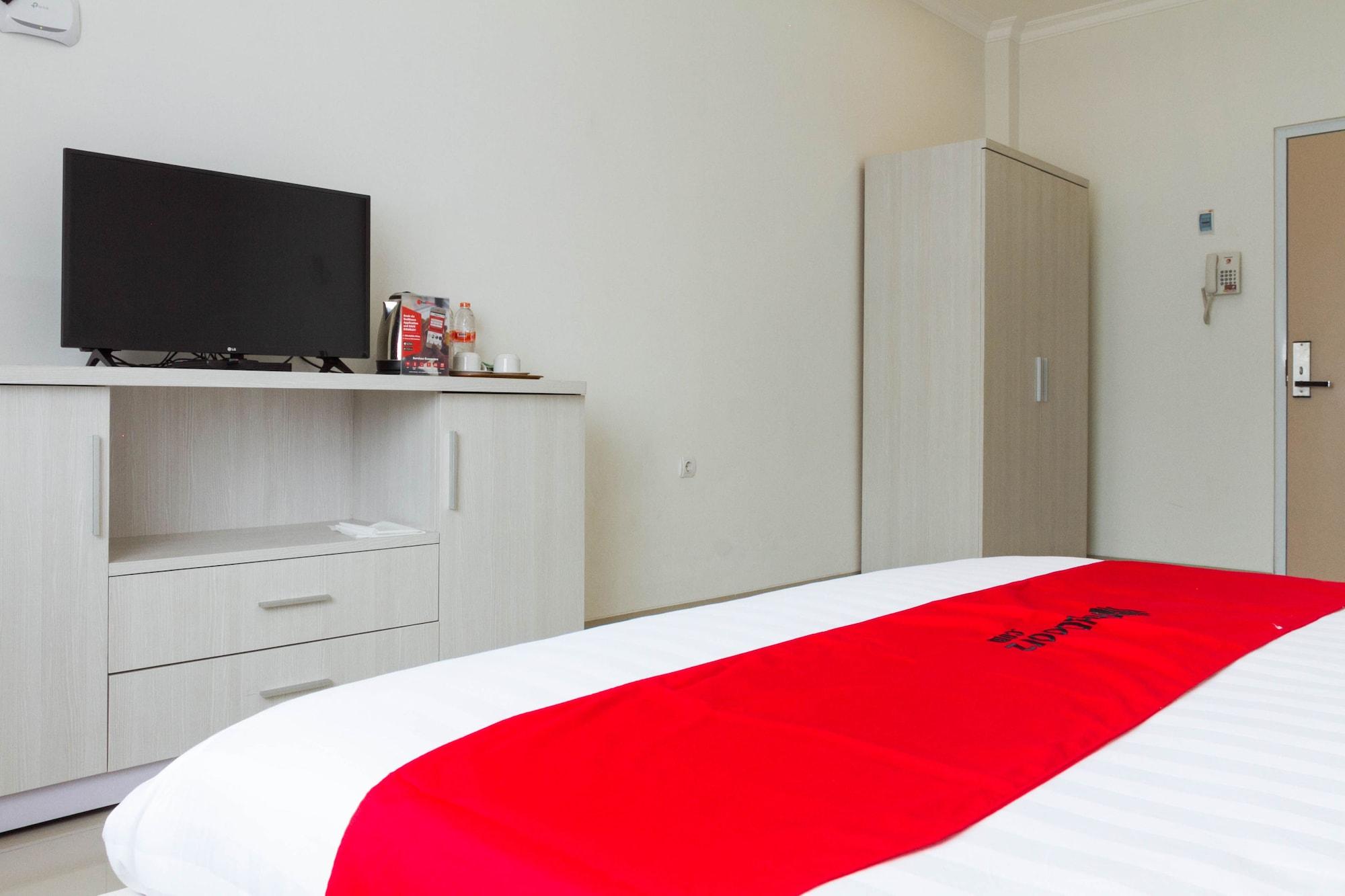 Reddoorz Plus Near Jatinangor Town Square 2 Exterior foto
