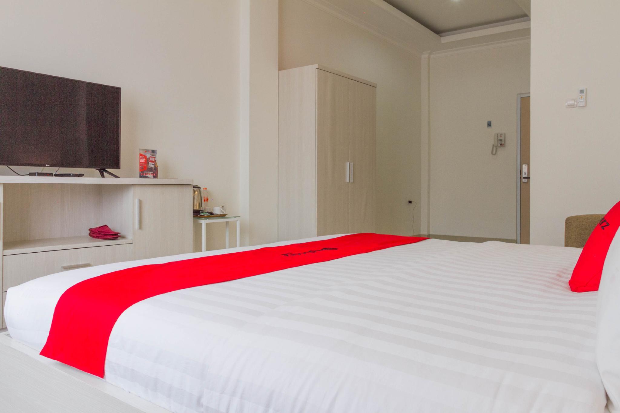 Reddoorz Plus Near Jatinangor Town Square 2 Exterior foto