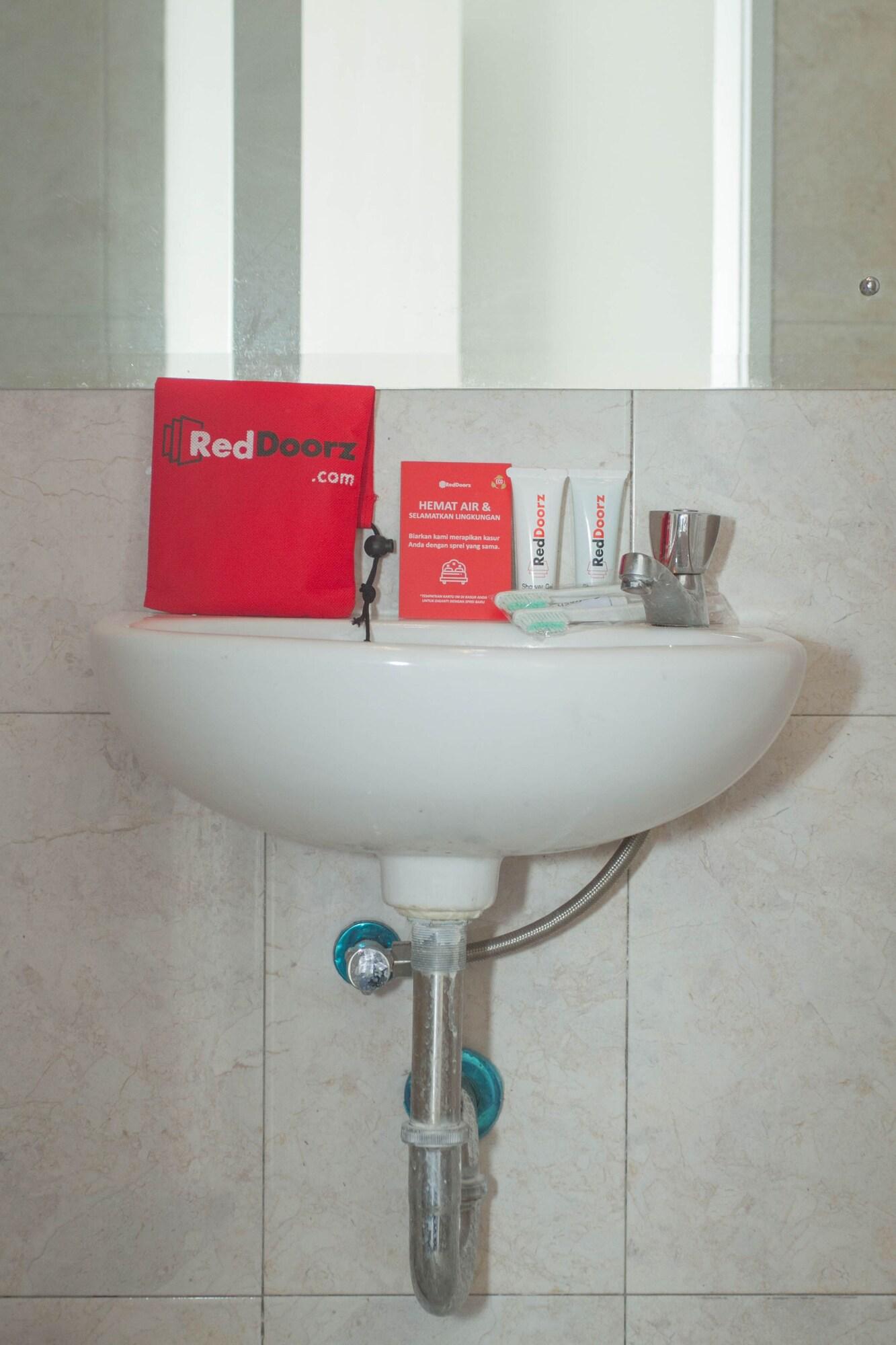 Reddoorz Plus Near Jatinangor Town Square 2 Exterior foto